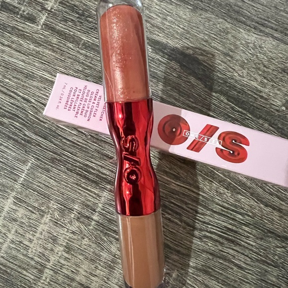 O/S Other - O/S One/Size Lipsnatcher Velvet Flex Cream and Cushion duo- Mutha Starrr NIB